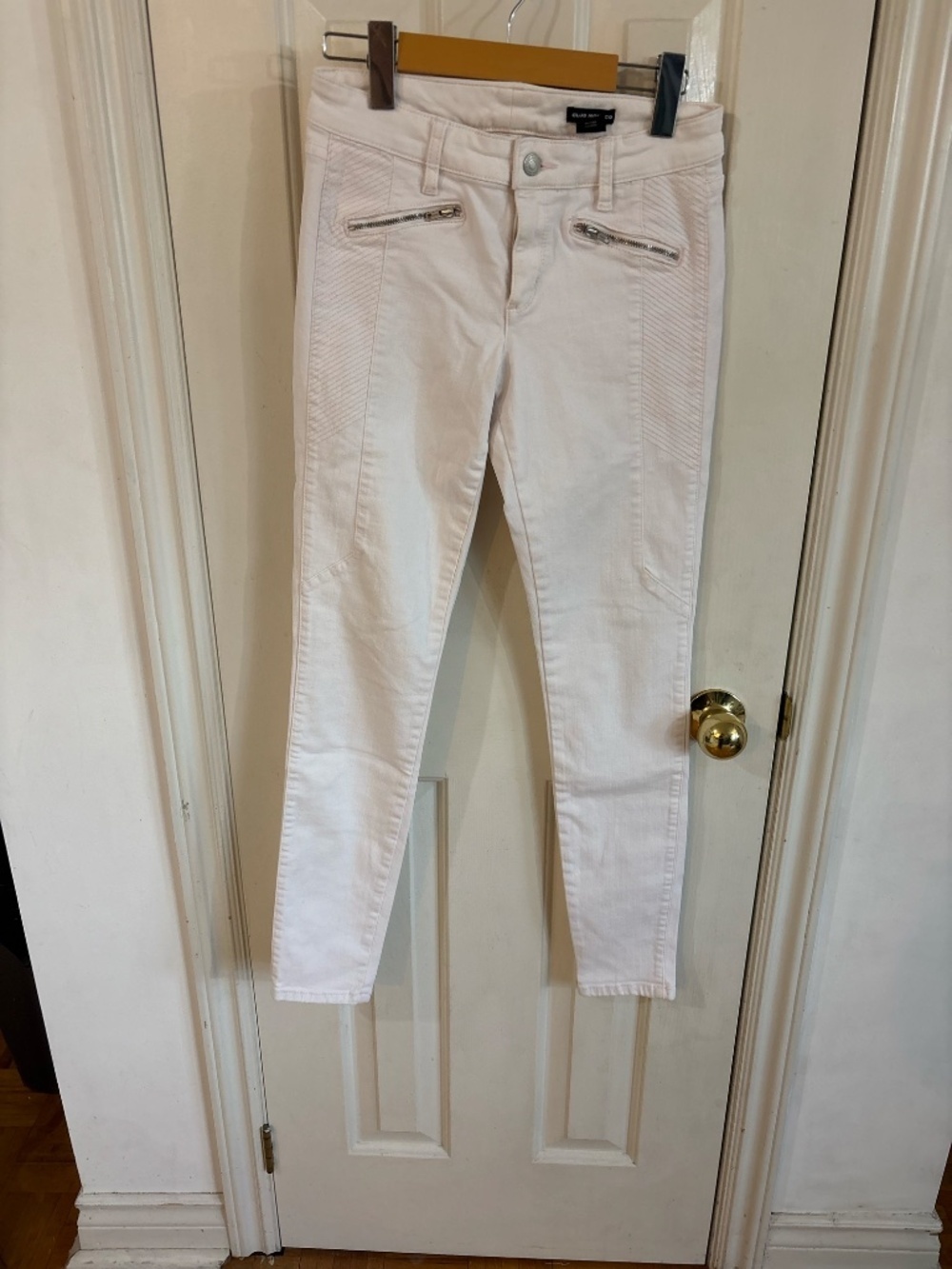 Club Monaco white slight stretch skinny pants * accepting offers
